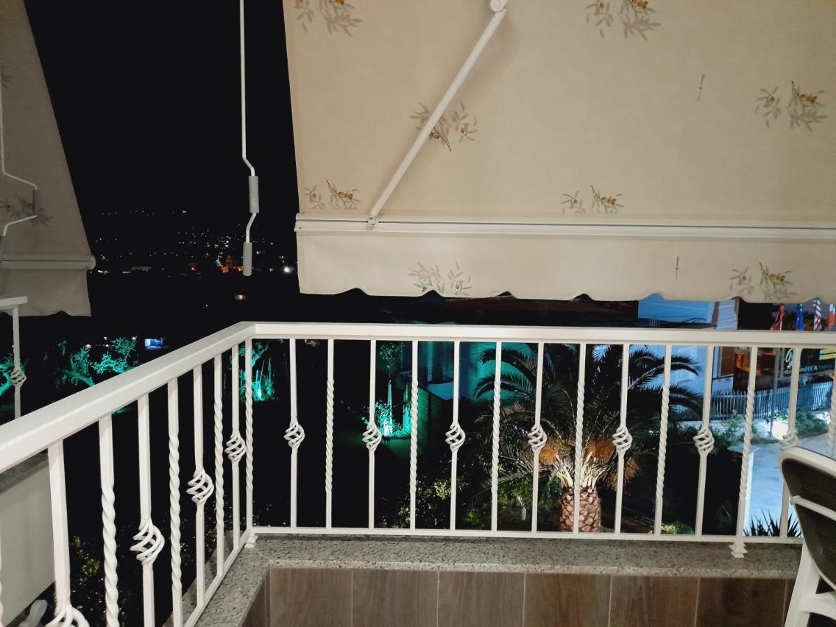 Vila Marjana Sarande Bagian luar foto